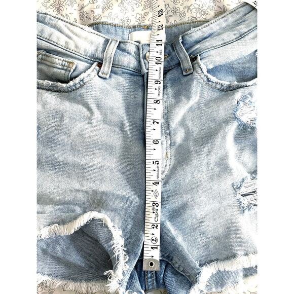 H&M Distressed Denim Cutoff Shorts Size 4 Light Wash - Picture 5 of 6